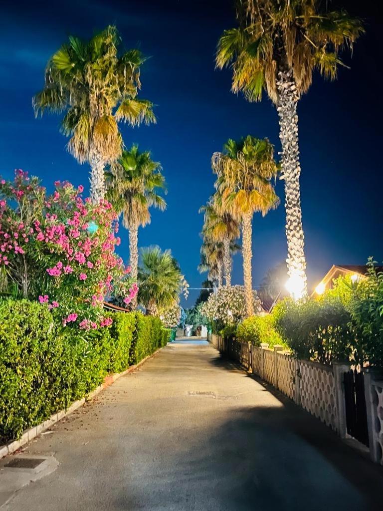 Villaggio Turistico La Baia Degli Angeli Margherita Di Savoia Buitenkant foto
